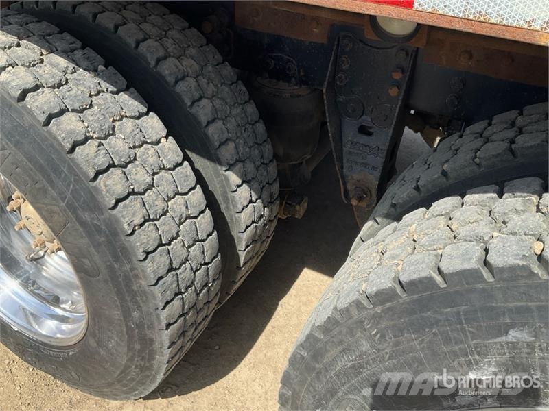 Western Star 4900SB 8x6 Sleeper Winch Truck Hinausautot