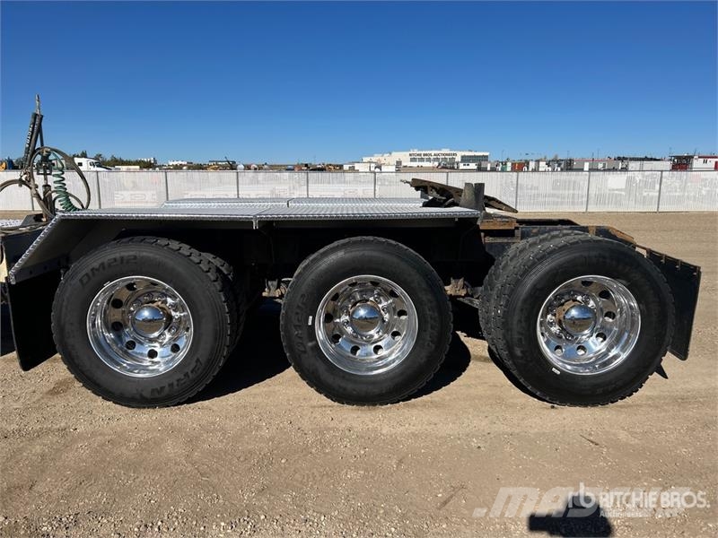 Western Star 4900SB 8x6 Tri/A Day Cab Truck Tractor 트랙터 유닛