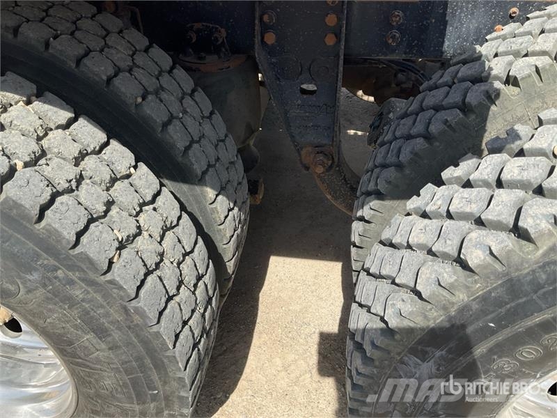 Western Star 4900SB 8x6 Sleeper Winch Truck Hinausautot