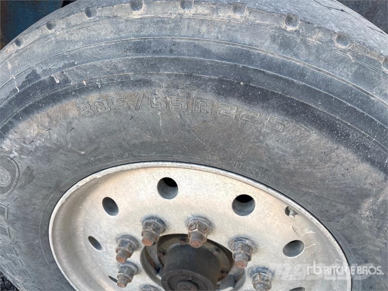 Western Star 4900SB T/A Dump Truck Camion benne