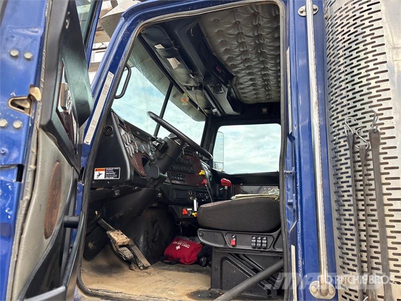 Western Star 4900SF 9000 L 6x4 Flush-By Tanker Truck Motrici cisterna