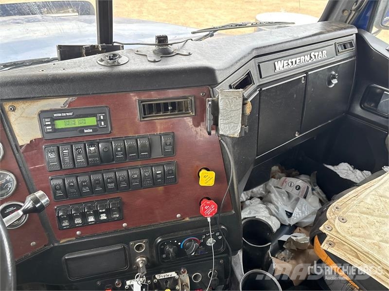 Western Star 4900SF 9000 L 6x4 Flush-By Tanker Truck Motrici cisterna