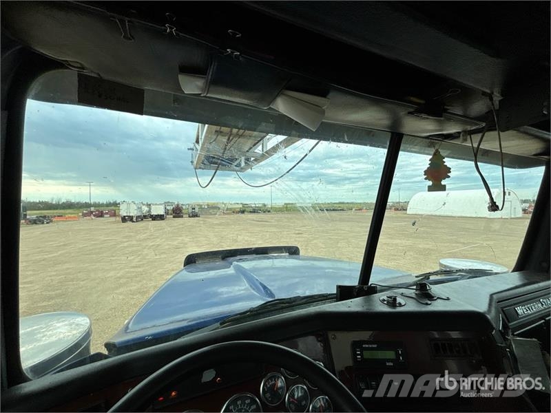 Western Star 4900SF 9000 L 6x4 Flush-By Tanker Truck Motrici cisterna