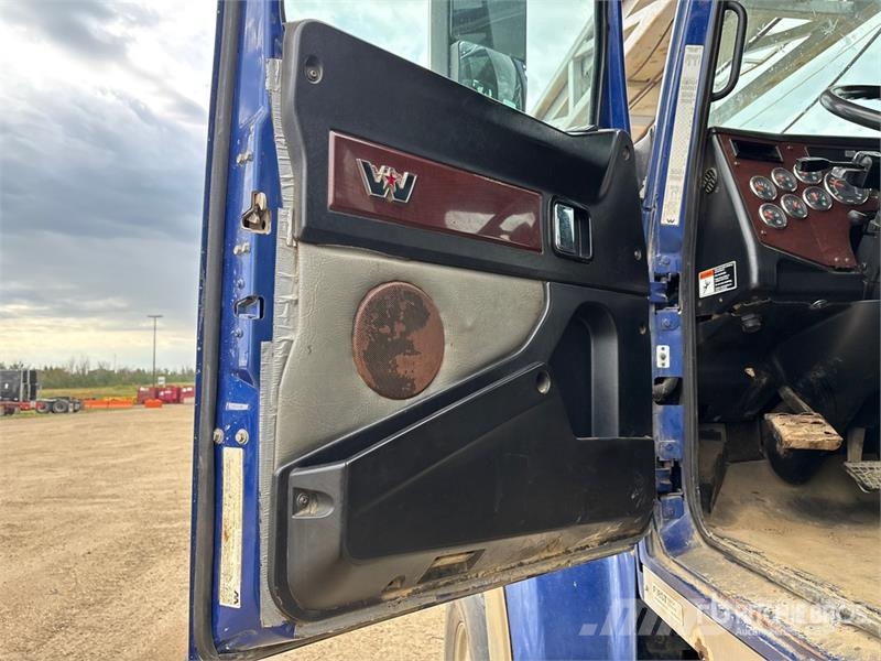 Western Star 4900SF 9000 L 6x4 Flush-By Tanker Truck Motrici cisterna