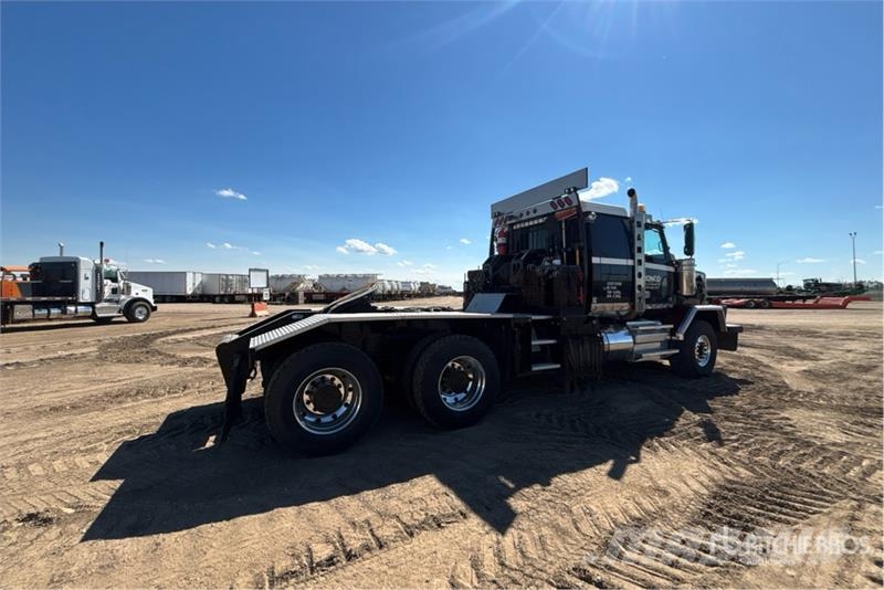 Western Star 4900XD 6x4 Sleeper Winch Truck Hinausautot