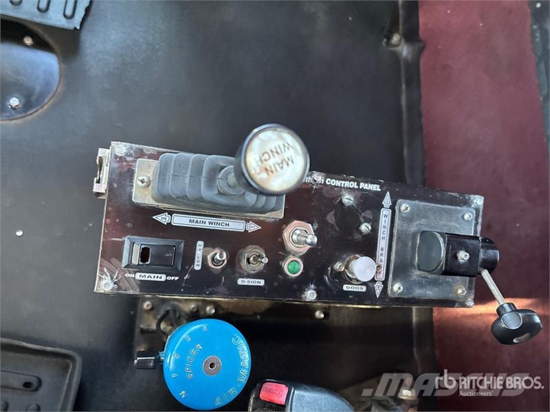 Western Star 4900XD 6x4 Sleeper Winch Truck Hinausautot