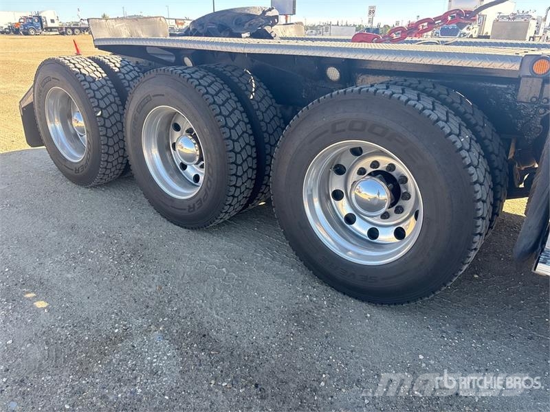 Western Star 4900XD 8x6 Sleeper Winch Truck Hinausautot