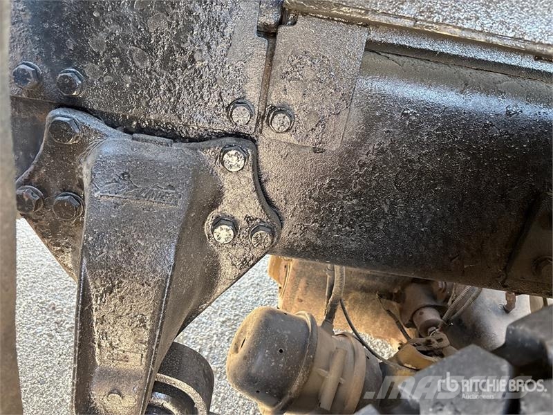Western Star 4900XD 8x6 Sleeper Winch Truck Hinausautot