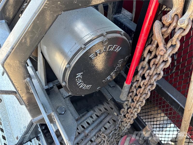 Western Star 4900XD 8x6 Sleeper Winch Truck Hinausautot