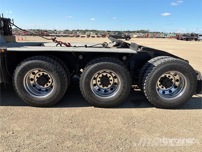 Western Star 4900XD 8x6 Sleeper Winch Truck Hinausautot