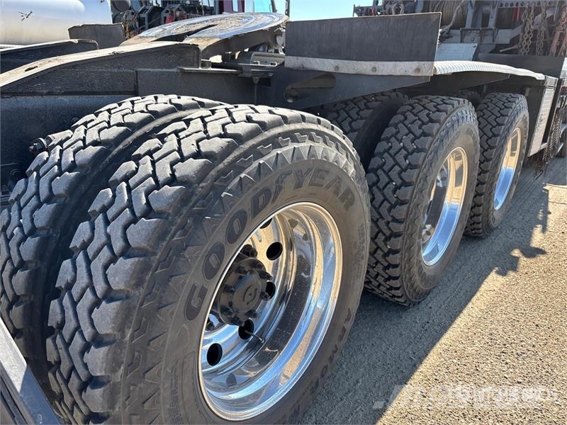 Western Star 4900XD 8x6 Sleeper Winch Truck Hinausautot