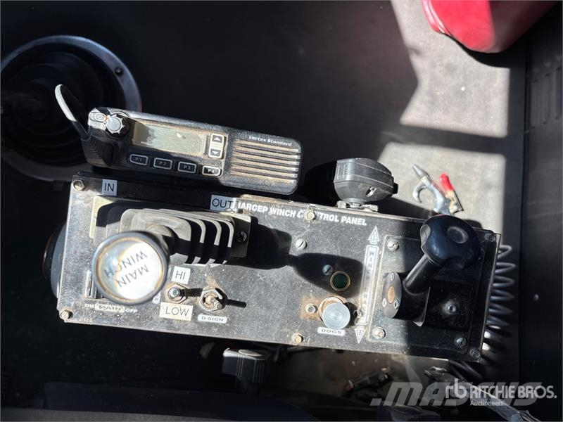 Western Star 4900XD 8x6 Sleeper Winch Truck Hinausautot
