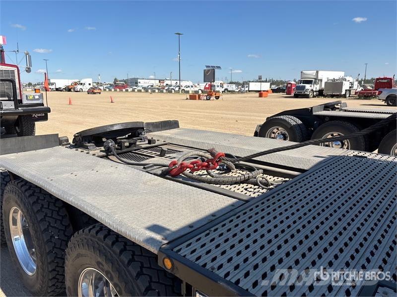 Western Star 4900XD 8x6 Sleeper Winch Truck Hinausautot