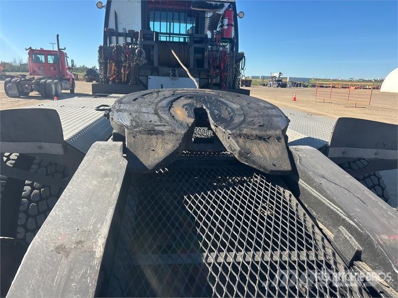 Western Star 4900XD 8x6 Sleeper Winch Truck Hinausautot