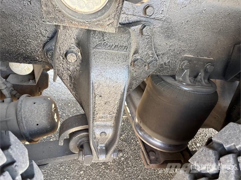 Western Star 4900XD 8x6 Sleeper Winch Truck Hinausautot