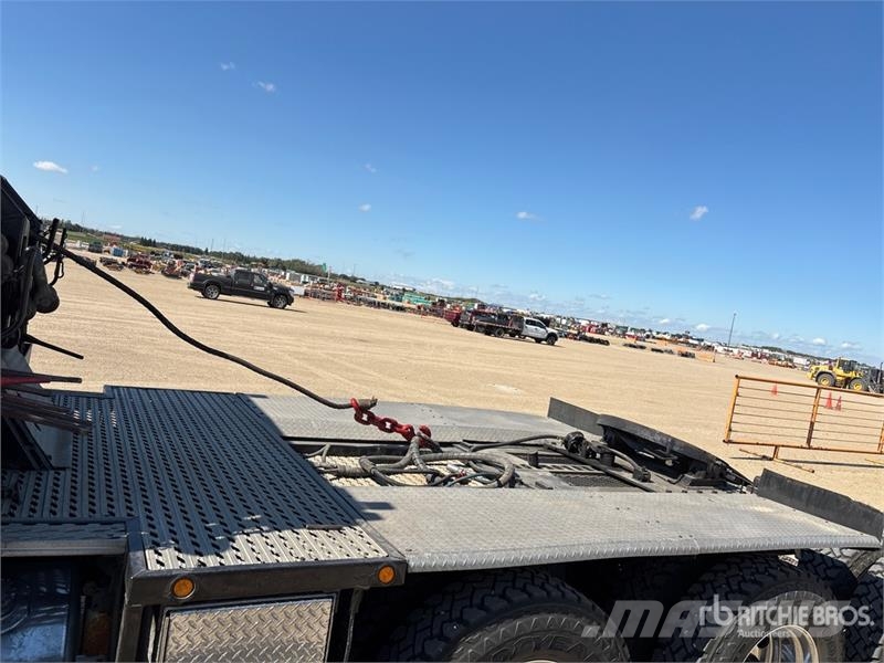 Western Star 4900XD 8x6 Sleeper Winch Truck Hinausautot