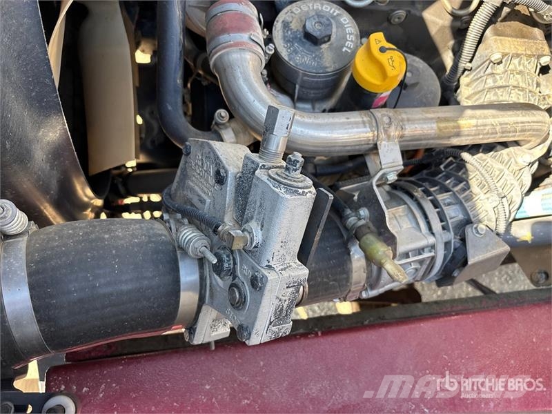 Western Star 4900XD 8x6 Sleeper Winch Truck Hinausautot