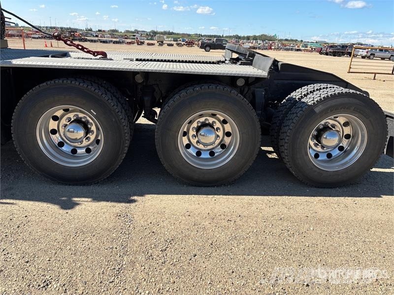 Western Star 4900XD 8x6 Sleeper Winch Truck Hinausautot
