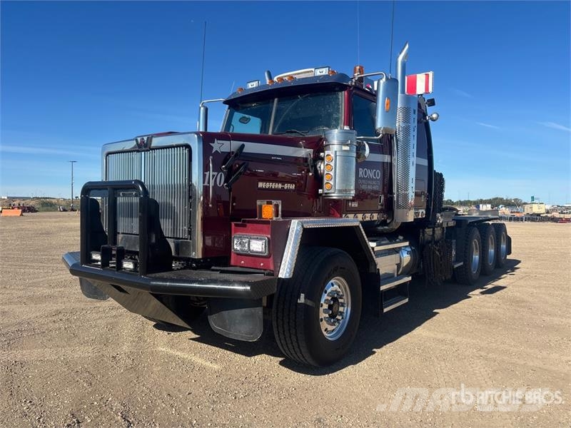 Western Star 4900XD 8x6 Sleeper Winch Truck Hinausautot