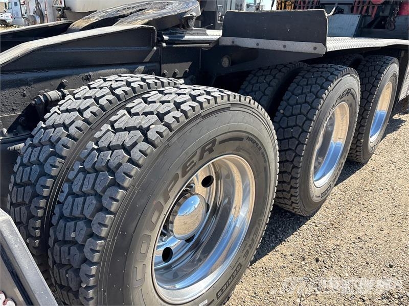 Western Star 4900XD 8x6 Sleeper Winch Truck Hinausautot