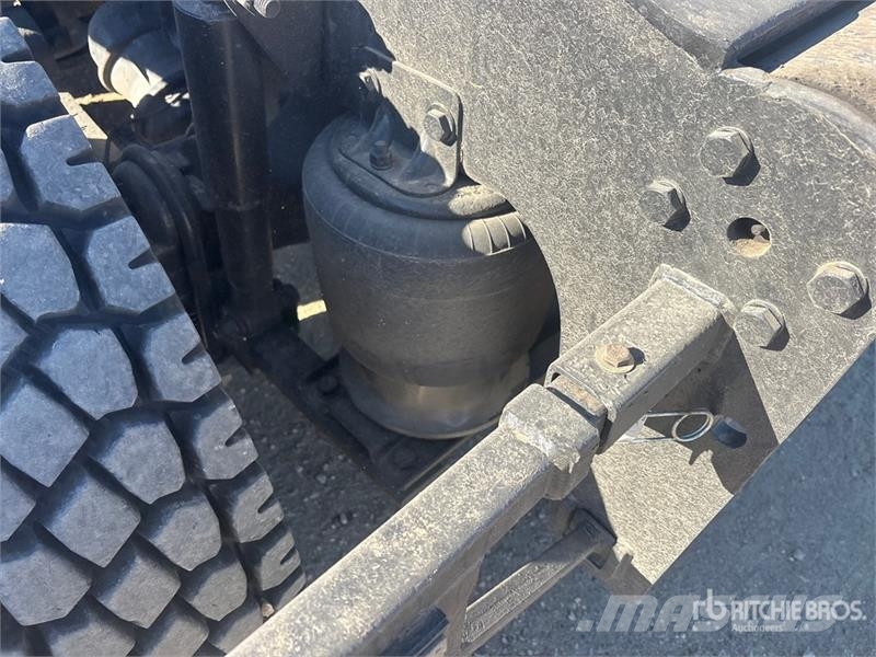 Western Star 4900XD 8x6 Sleeper Winch Truck Hinausautot