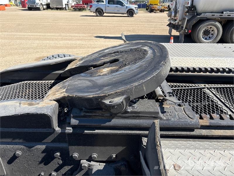 Western Star 4900XD 8x6 Sleeper Winch Truck Hinausautot