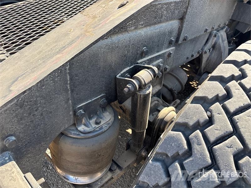 Western Star 4900XD 8x6 Sleeper Winch Truck Hinausautot