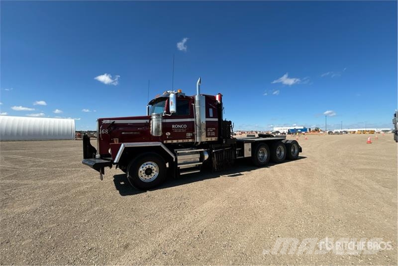 Western Star 4900XD 8x6 Sleeper Winch Truck Hinausautot