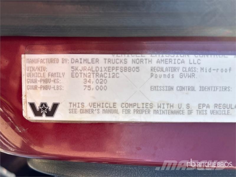 Western Star 4900XD 8x6 Sleeper Winch Truck Hinausautot