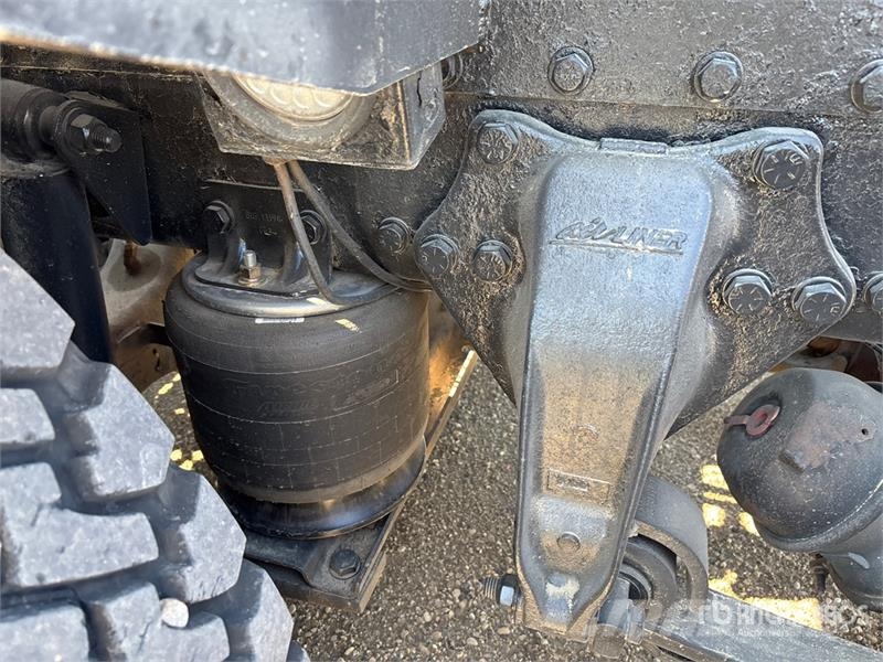 Western Star 4900XD 8x6 Sleeper Winch Truck Hinausautot
