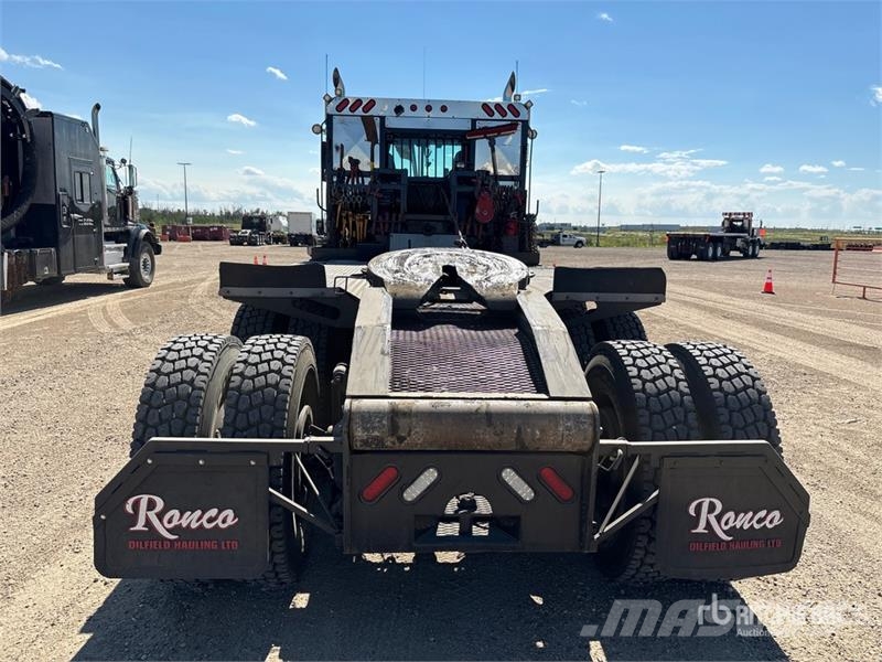 Western Star 4900XD 8x6 Sleeper Winch Truck Hinausautot