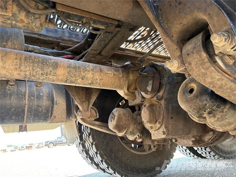 Western Star 4900XD 8x6 Sleeper Winch Truck Hinausautot