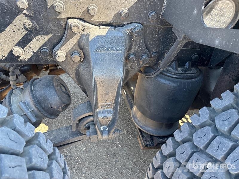 Western Star 4900XD 8x6 Sleeper Winch Truck Hinausautot