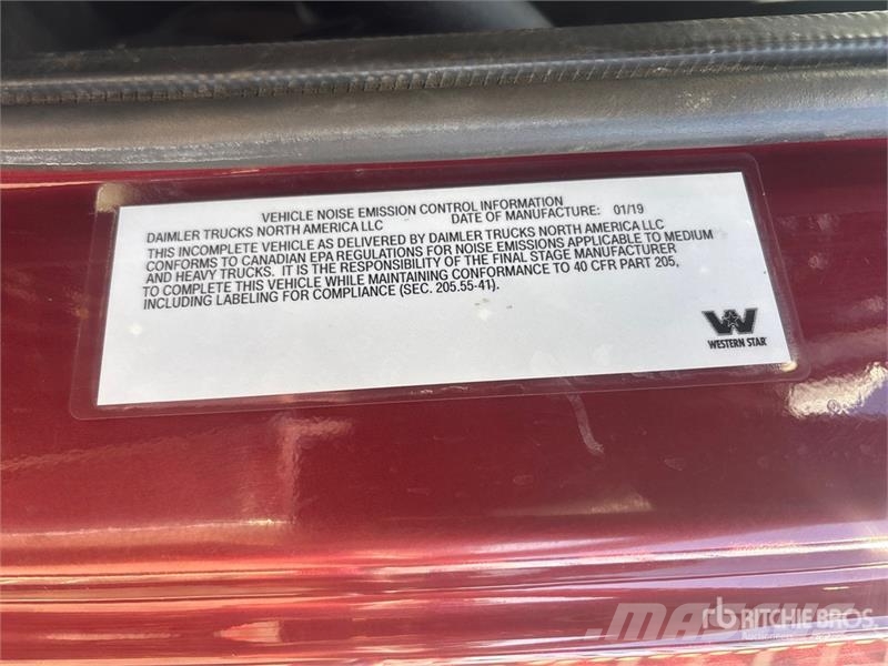Western Star 4900XD 8x6 Sleeper Winch Truck Hinausautot
