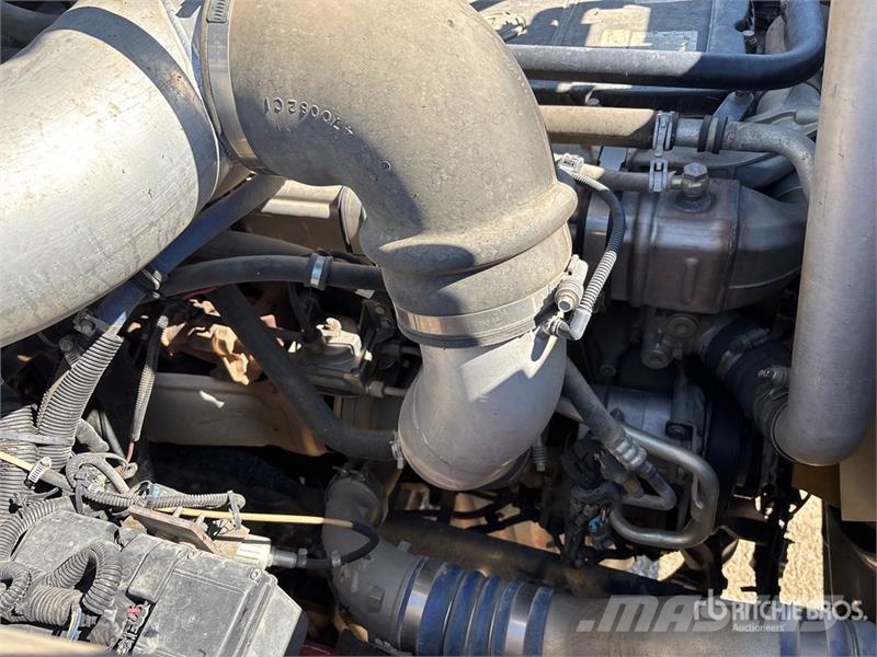 Western Star 4900XD 8x6 Sleeper Winch Truck Hinausautot