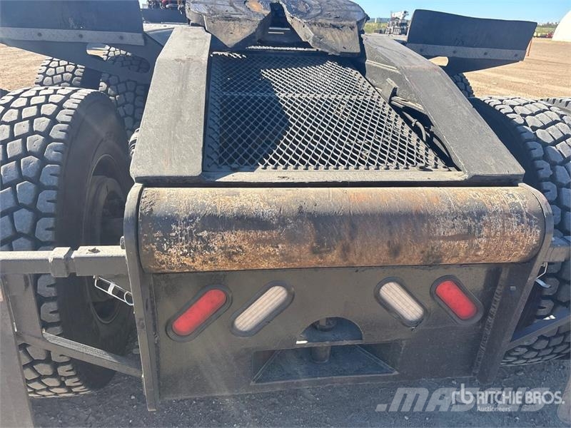 Western Star 4900XD 8x6 Sleeper Winch Truck Hinausautot