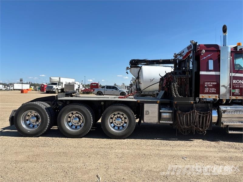 Western Star 4900XD 8x6 Sleeper Winch Truck Hinausautot