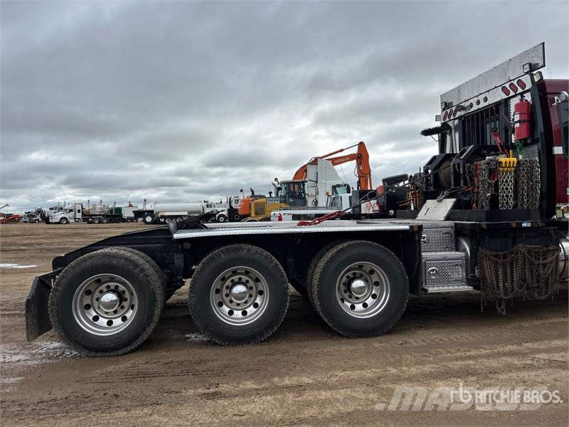 Western Star 4900XD 8x6 Sleeper Winch Truck Hinausautot
