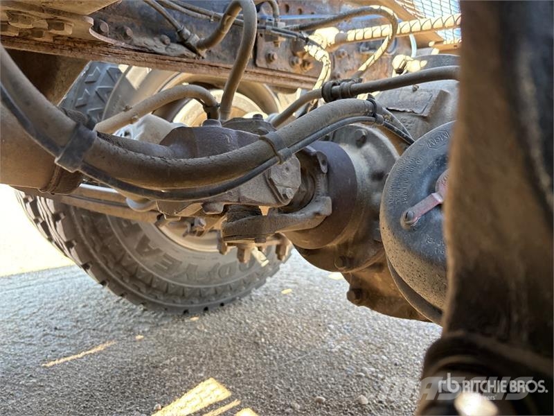 Western Star 4900XD 8x6 Sleeper Winch Truck Hinausautot