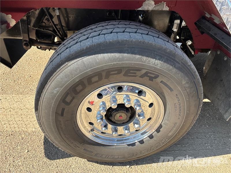 Western Star 4900XD 8x6 Sleeper Winch Truck Hinausautot