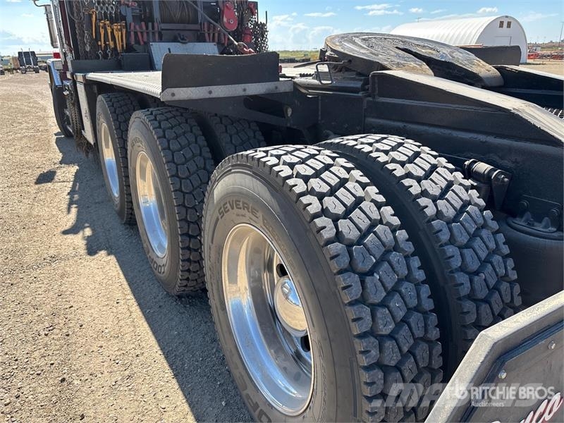 Western Star 4900XD 8x6 Sleeper Winch Truck Hinausautot