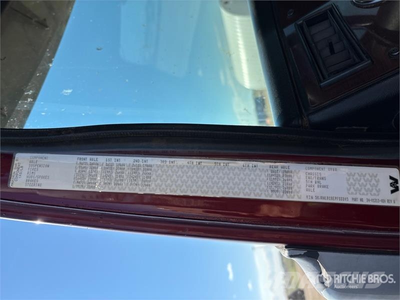 Western Star 4900XD 8x6 Sleeper Winch Truck Hinausautot
