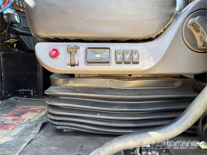 Western Star 4900XD 8x6 Sleeper Winch Truck Hinausautot