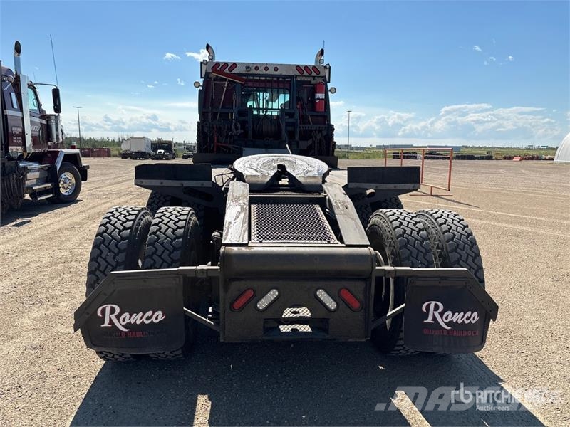 Western Star 4900XD 8x6 Sleeper Winch Truck Hinausautot
