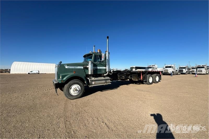 Western Star 4964F 6x4 340 in WB Bed Truck Platformas/izkraušana no sāniem