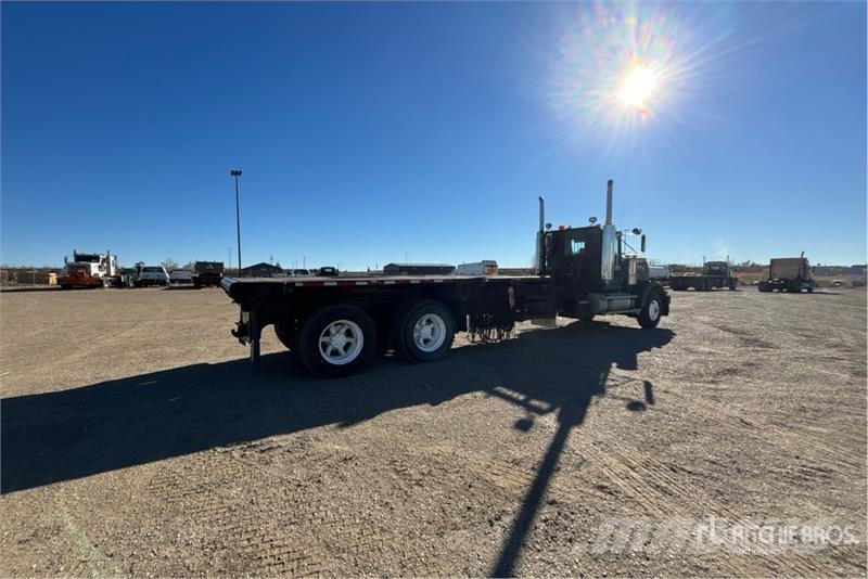 Western Star 4964F 6x4 340 in WB Bed Truck Platformas/izkraušana no sāniem