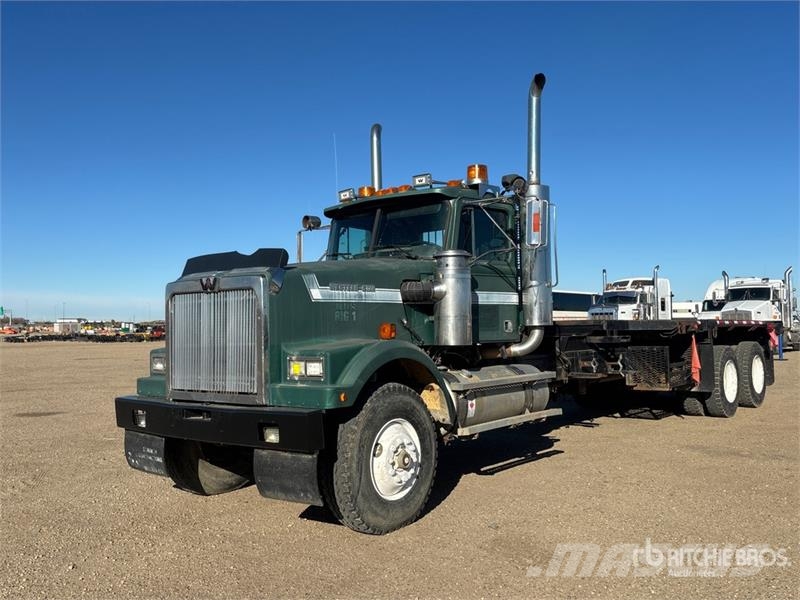 Western Star 4964F 6x4 340 in WB Bed Truck Platformas/izkraušana no sāniem