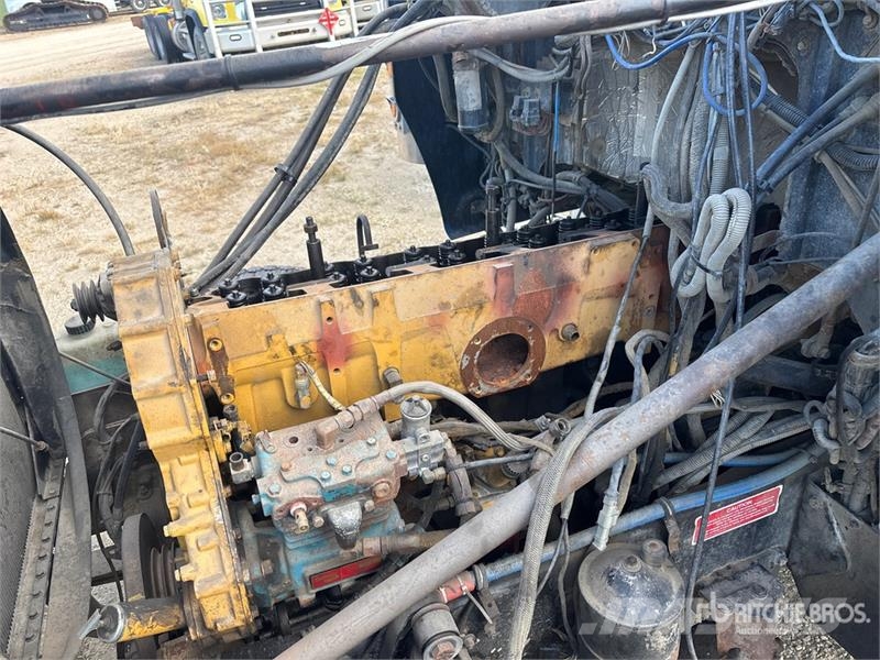 Western Star 4964FX 6x4 T/A Sleeper Truck Tractor (Inoperable) Vilcēji