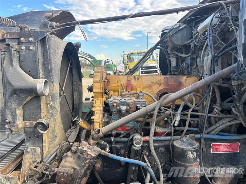 Western Star 4964FX 6x4 T/A Sleeper Truck Tractor (Inoperable) Vilcēji