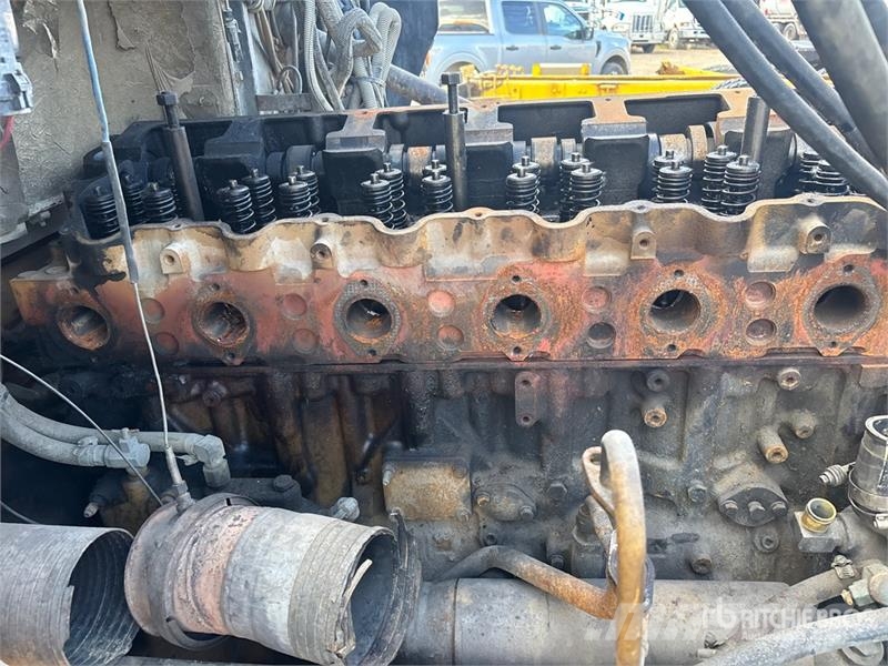 Western Star 4964FX 6x4 T/A Sleeper Truck Tractor (Inoperable) Vilcēji